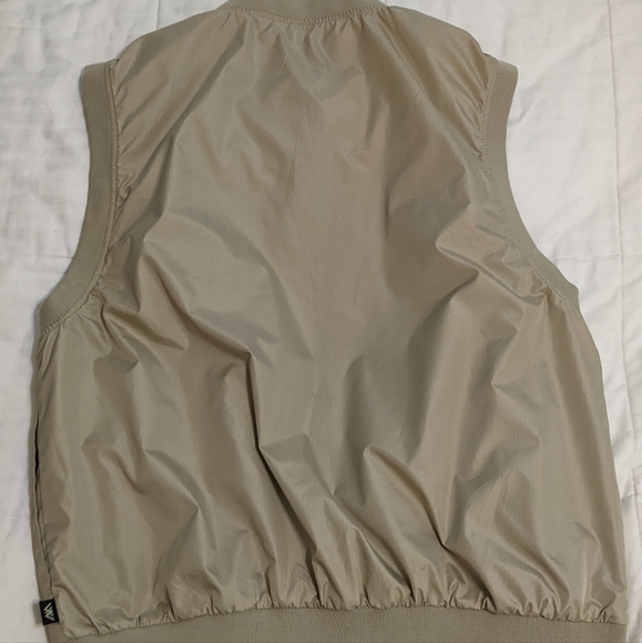 WEDGE Vest With Pockets - Picture 7 of 9